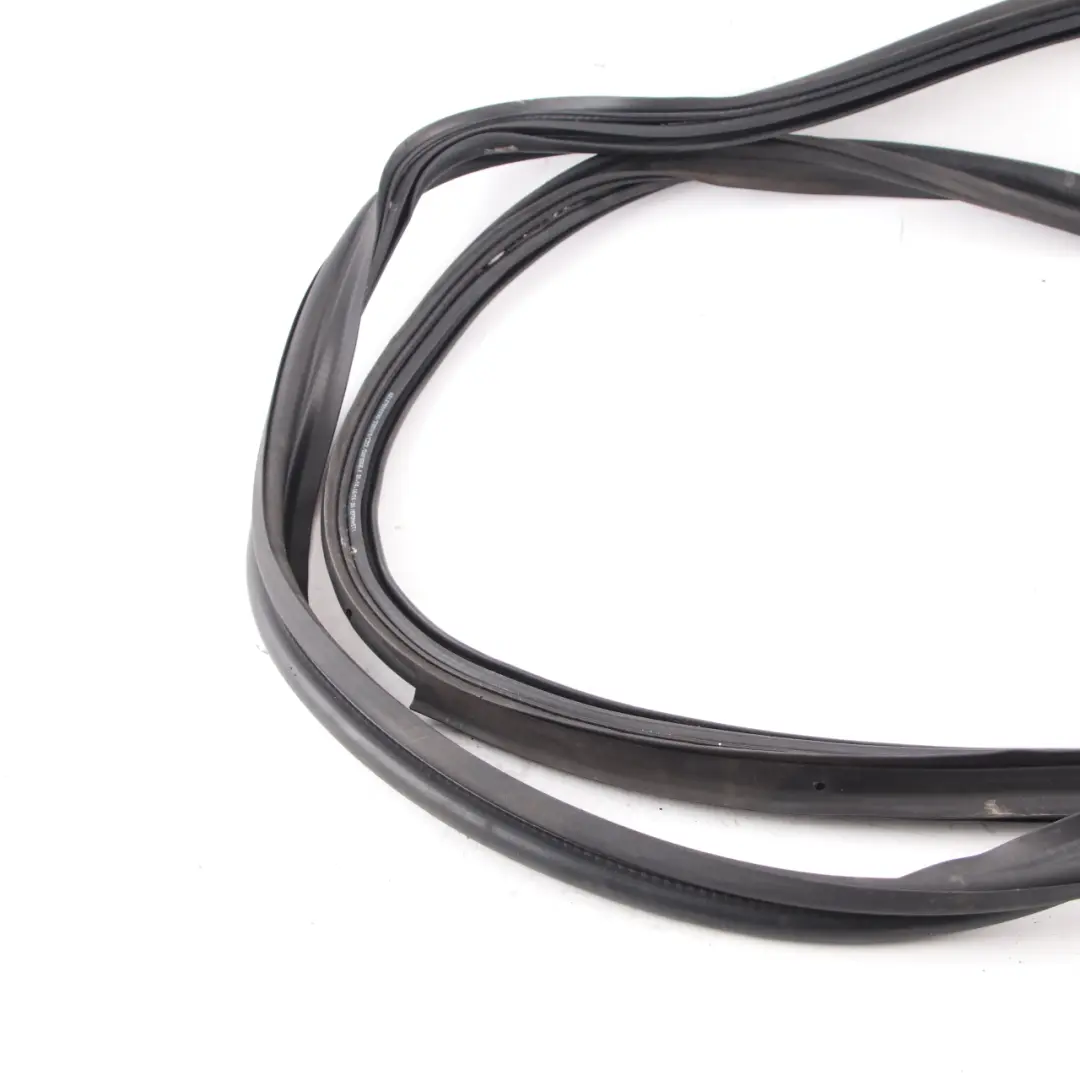 Mercedes W213 Portellone posteriore Guarnizione Striscia tenuta A2137500098 - SKU A2137508000 - Numero di parte A2137508000