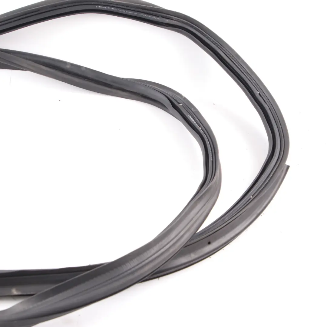 Tira sellado portón trasero maletero A2137500098 para Mercedes W213 con número de pieza A2137508000 Mercedes W213 Tira sellado portón trasero maletero A2137500098 - SKU A2137508000 - Número de pieza A2137508000