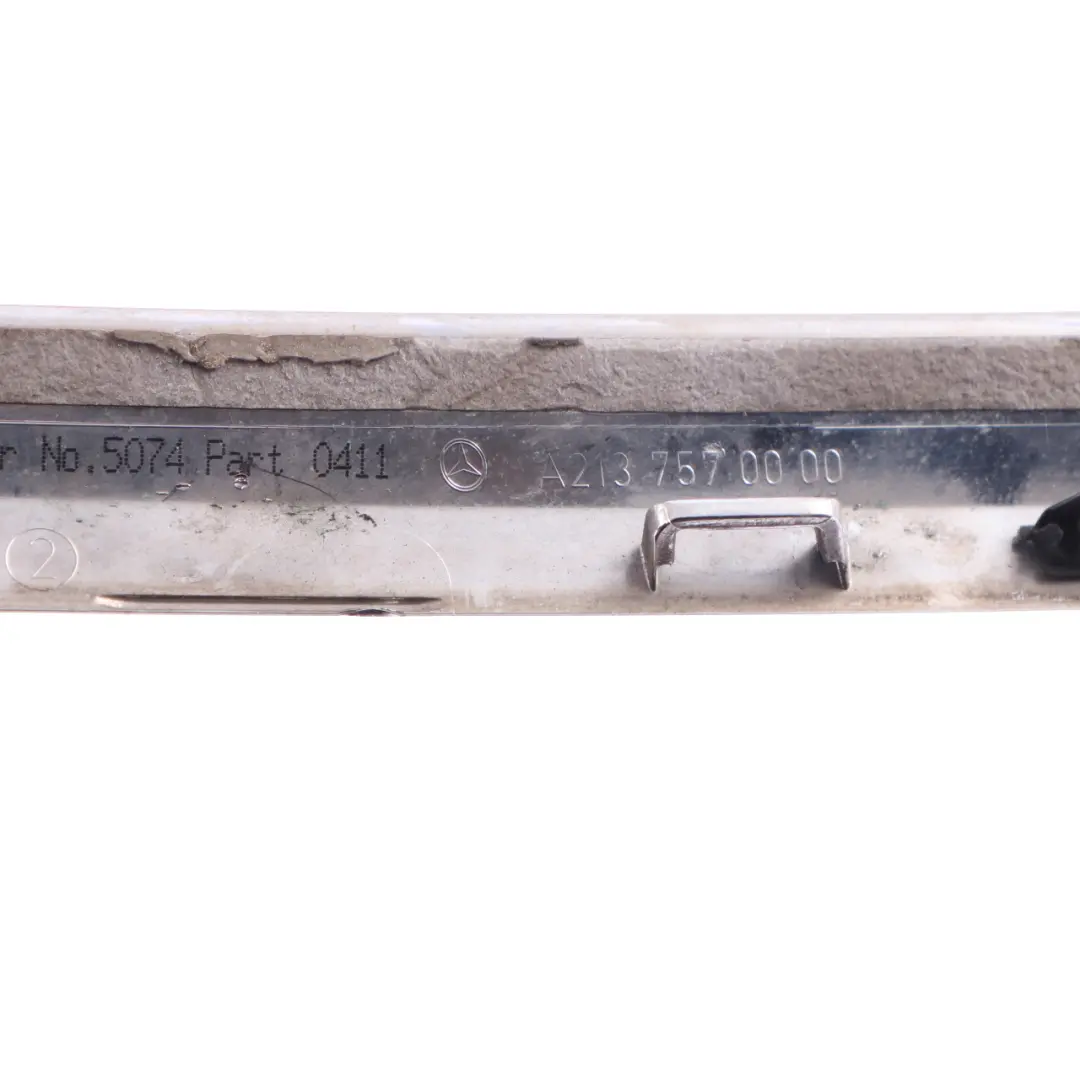 Portellone posteriore Modanatura bagagliaio Chrom per Mercedes W213 con numero di parte A2137570000 Mercedes W213 Portellone posteriore Modanatura bagagliaio Chrom - SKU A2137570000 - Numero di parte A2137570000