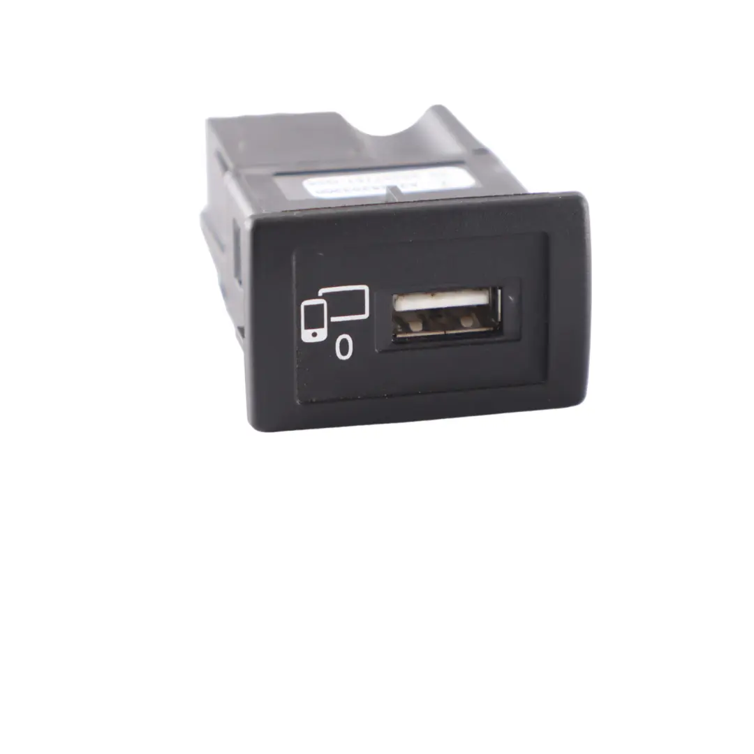 W257 Multimedia Unit USB Port to Mercedes W213 with Part number A2138203200 Mercedes W213 W257 Multimedia Unit USB Port - SKU A2138203200 - Part number A2138203200