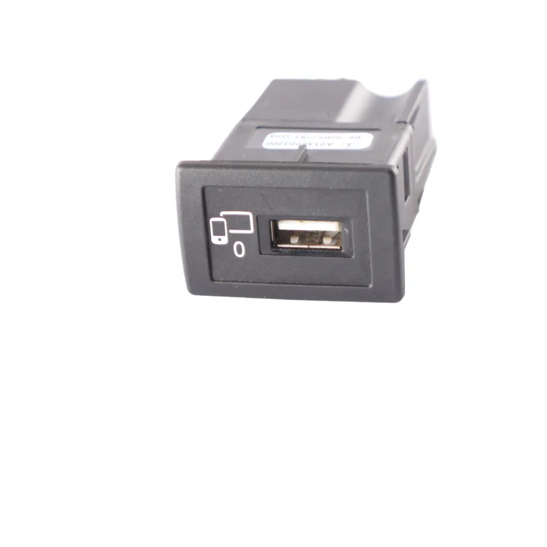 W257 Multimedia Unit USB Port to Mercedes W213 with Part number A2138203200 Mercedes W213 W257 Multimedia Unit USB Port - SKU A2138203200 - Part number A2138203200