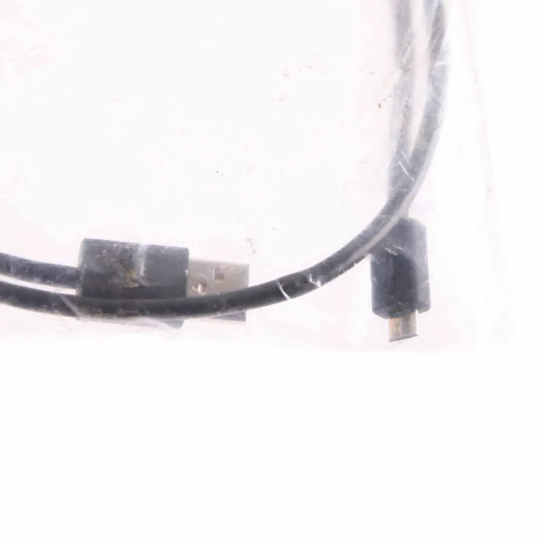  Câble USB Mercedes W176 W212 W213 W222 Connection Media Interface - SKU A2138204402 - Numéro de pièce A2138204402