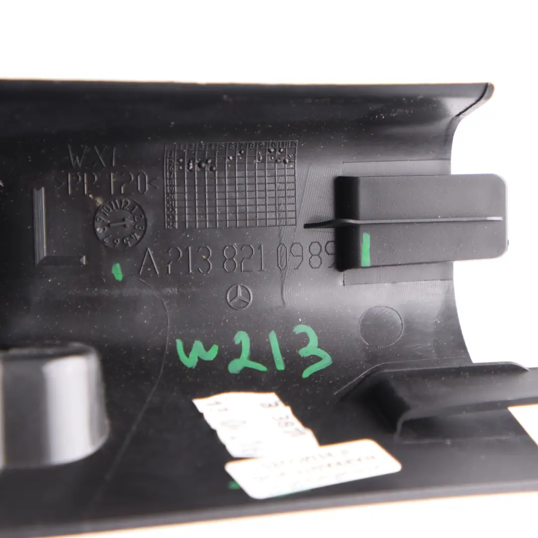 Bisagra Tapa Maletero Trasero Izquierdo Embellecedor para Mercedes W213 con número de pieza A2138210989 Mercedes W213 Bisagra Tapa Maletero Trasero Izquierdo Embellecedor - SKU A2138210989 - Número de pieza A2138210989