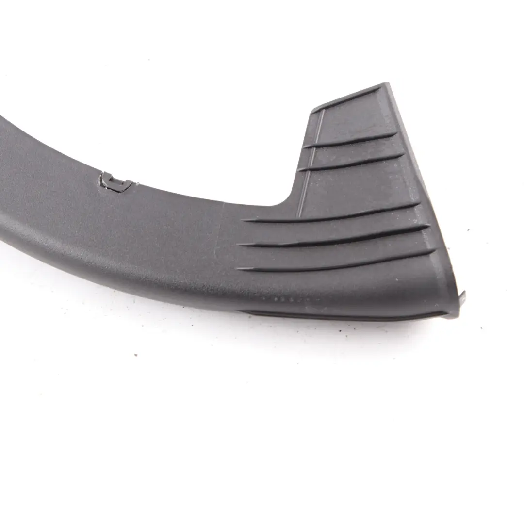Coperchio cerniera baule posteriore sinistro Trim per Mercedes W213 con numero di parte A2138210989 Mercedes W213 Coperchio cerniera baule posteriore sinistro Trim - SKU A2138210989 - Numero di parte A2138210989