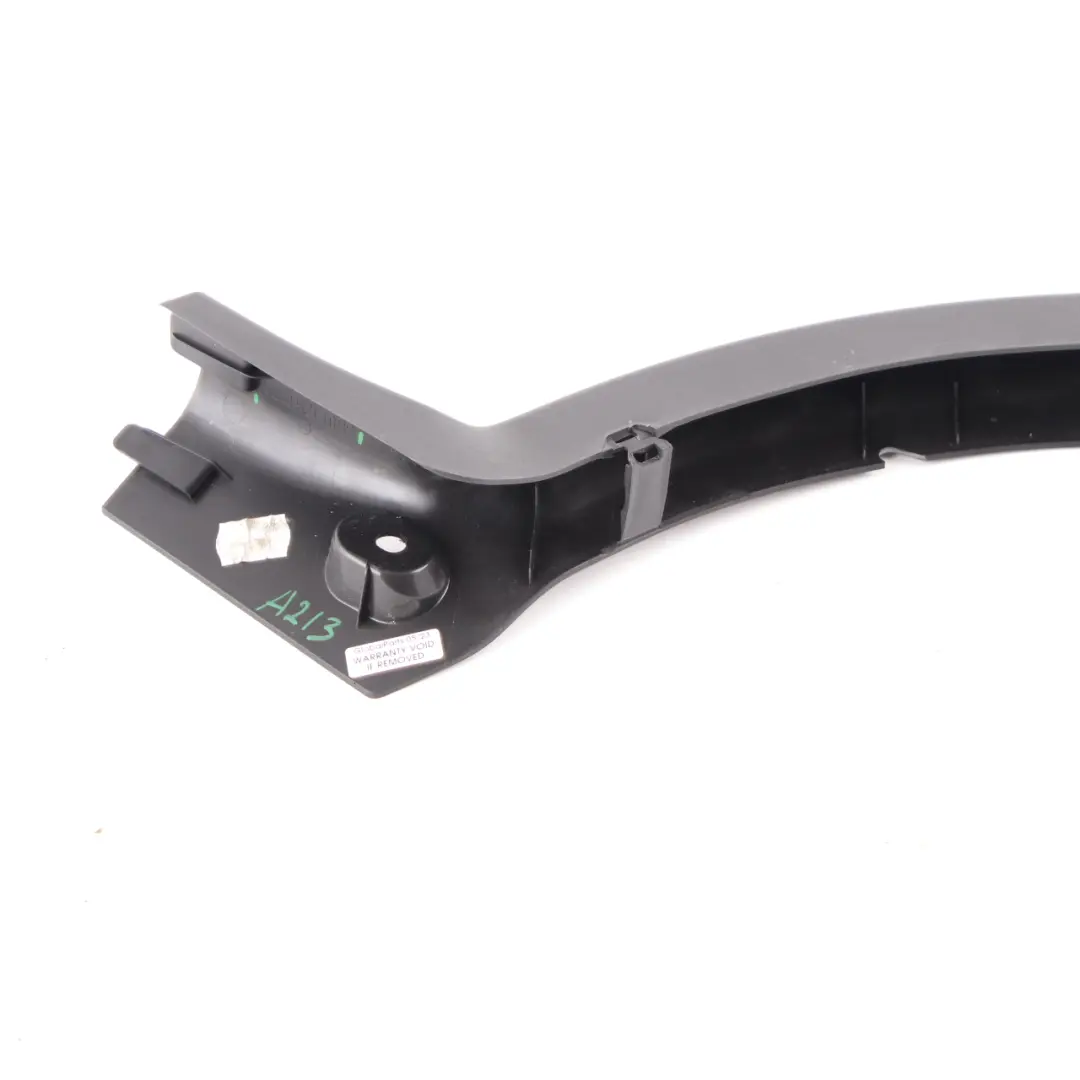 Coperchio cerniera baule posteriore destro Trim per Mercedes W213 con numero di parte A2138211089 Mercedes W213 Coperchio cerniera baule posteriore destro Trim - SKU A2138211089 - Numero di parte A2138211089