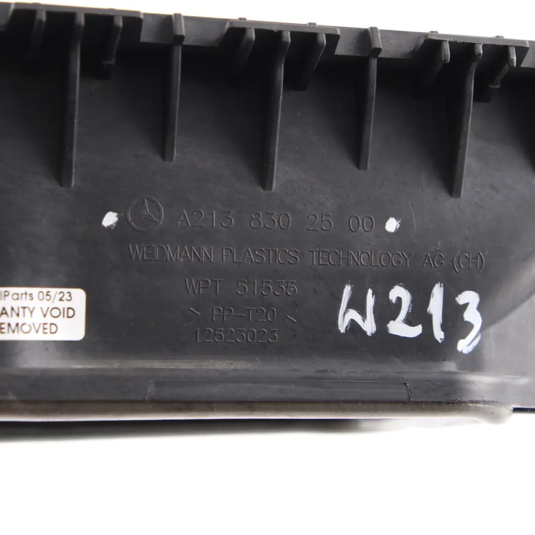 Wlot Rura Dolot Powietrza do Mercedes W213 o numerze A2138302500 Mercedes W213 Wlot Rura Dolot Powietrza - SKU A2138302500 - Numer Części A2138302500