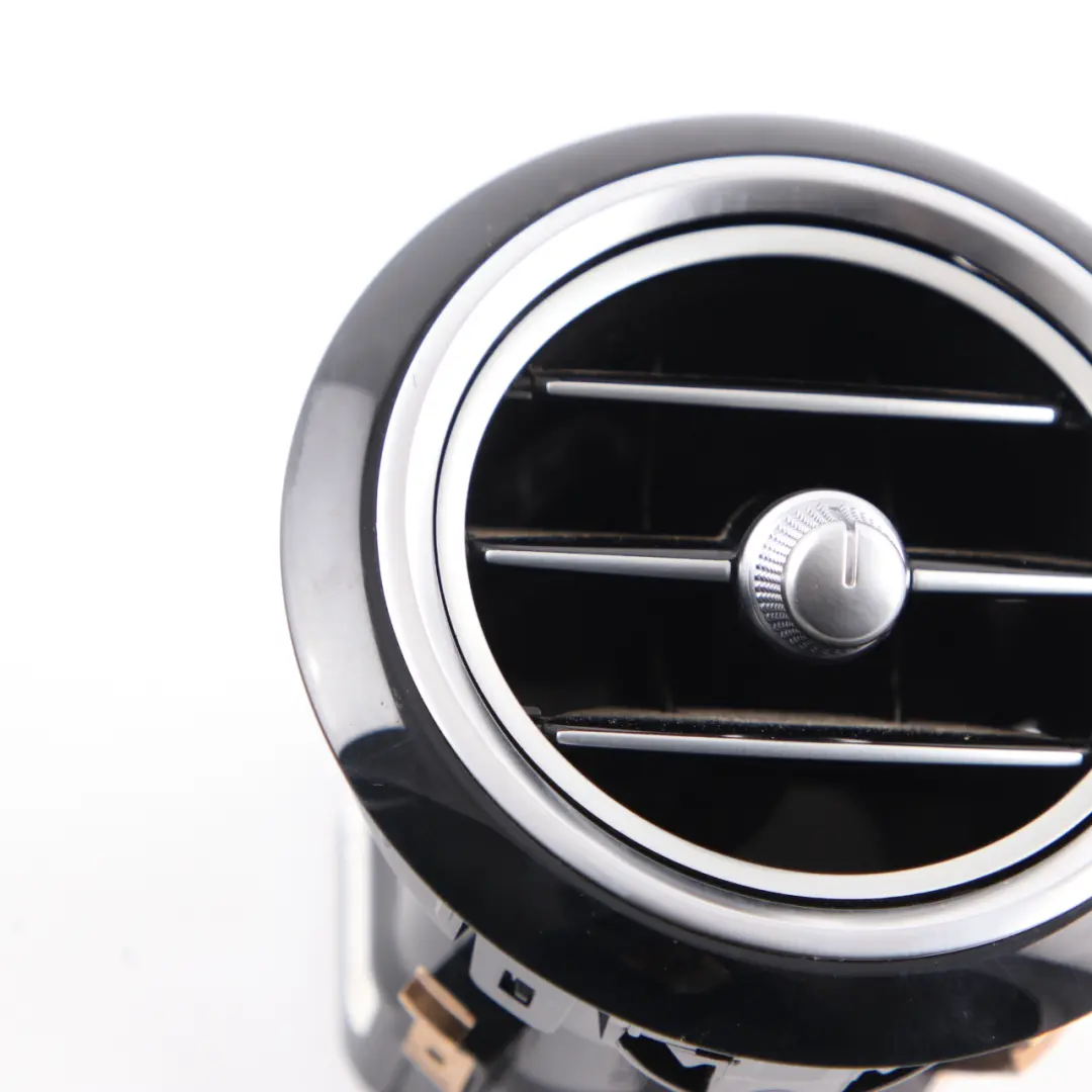 Grille d'aération tableau de bord gauche droite pour Mercedes W213 S213 à propos du numéro de pièce A2138308000 Mercedes W213 S213 Grille d'aération tableau de bord gauche droite - SKU A2138308000 - Numéro de pièce A2138308000