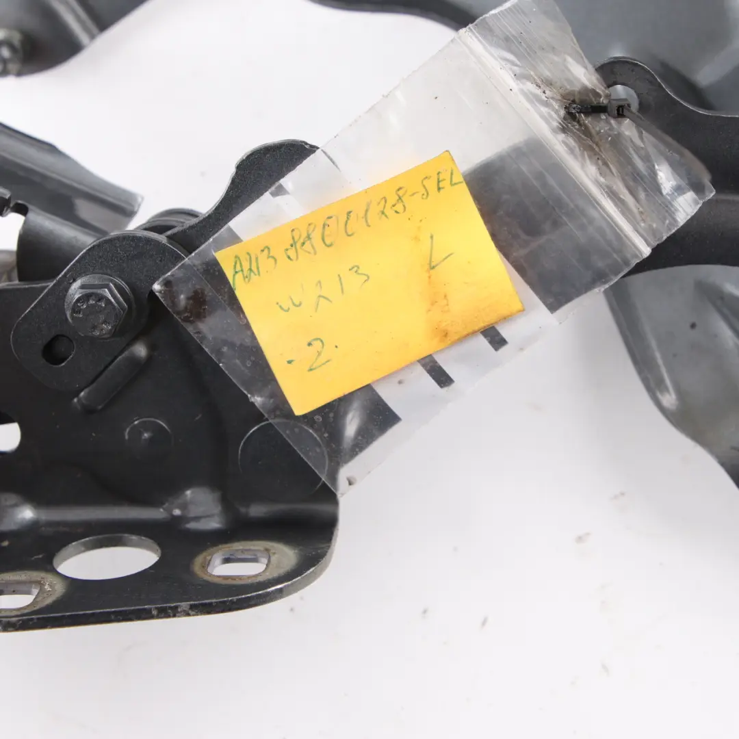 Mercedes W213 Charnière de capot gauche capot Capot Avant Gris Sélénite - 992 - SKU A2138800128-SEL - Numéro de pièce A2138800128