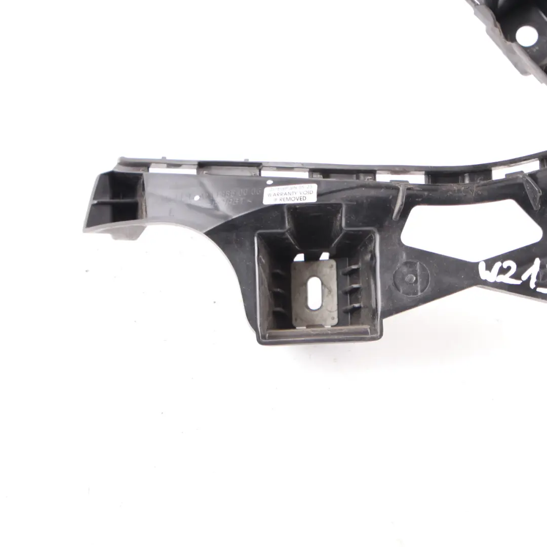 Guide hintere Stoßstange Seite links Mount Bracket für Mercedes W213 mit Teilenummer A2138850065 Mercedes W213 Guide hintere Stoßstange Seite links Mount Bracket - SKU A2138850065 - Teilenummer A2138850065