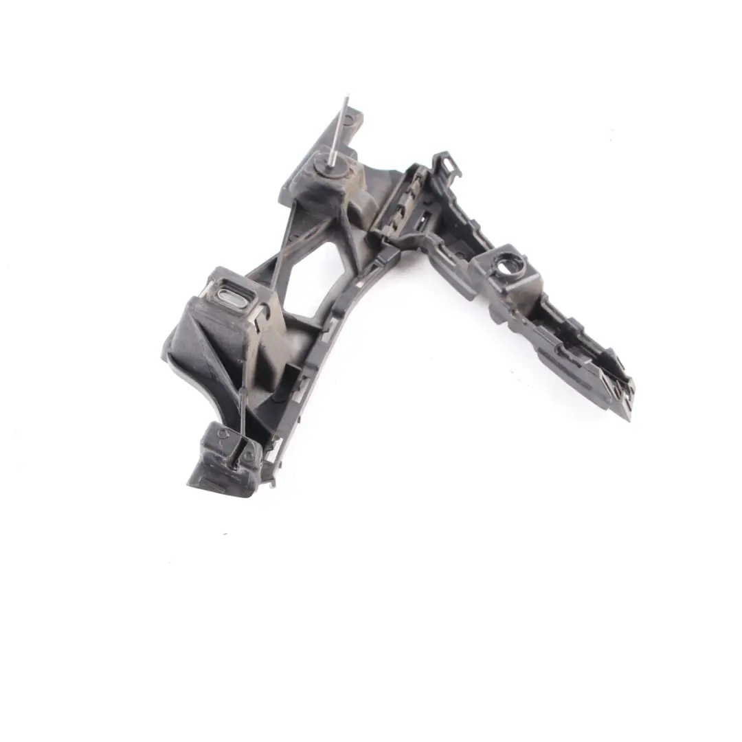 Mercedes W213 Guide pare-chocs arrière gauche Support montage - SKU A2138850065 - Numéro de pièce A2138850065