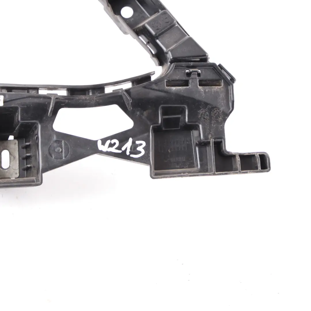 Guida paraurti posteriore sinistro supporto staffa per Mercedes W213 con numero di parte A2138850065 Mercedes W213 Guida paraurti posteriore sinistro supporto staffa - SKU A2138850065 - Numero di parte A2138850065