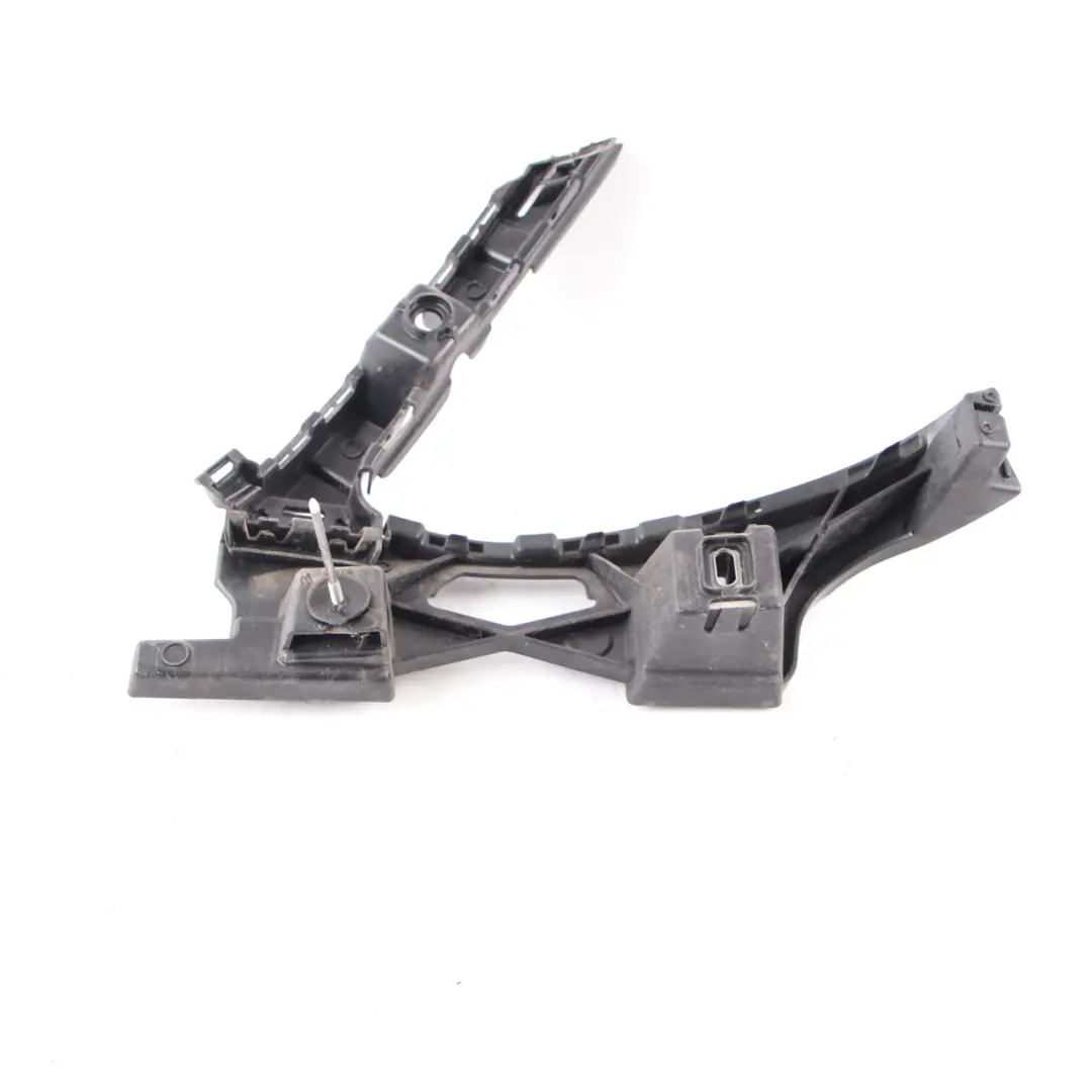 Ślizg Mocowanie Zderzaka Tył Lewy do Mercedes W213 o numerze A2138850065 Mercedes W213 Ślizg Mocowanie Zderzaka Tył Lewy - SKU A2138850065 - Numer Części A2138850065