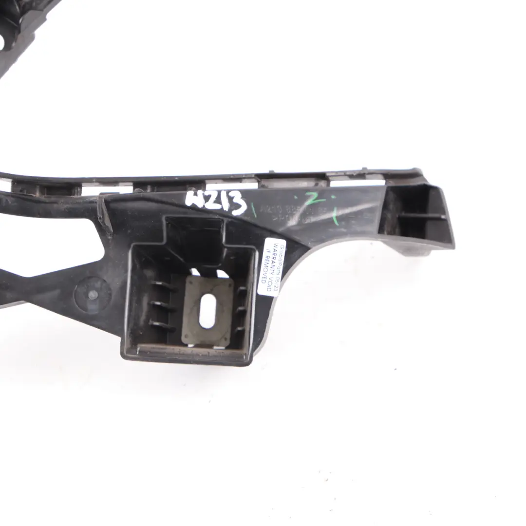Guide arrière pare-chocs côté droit Support montage pour Mercedes W213 à propos du numéro de pièce A2138850165 Mercedes W213 Guide arrière pare-chocs côté droit Support montage - SKU A2138850165 - Numéro de pièce A2138850165