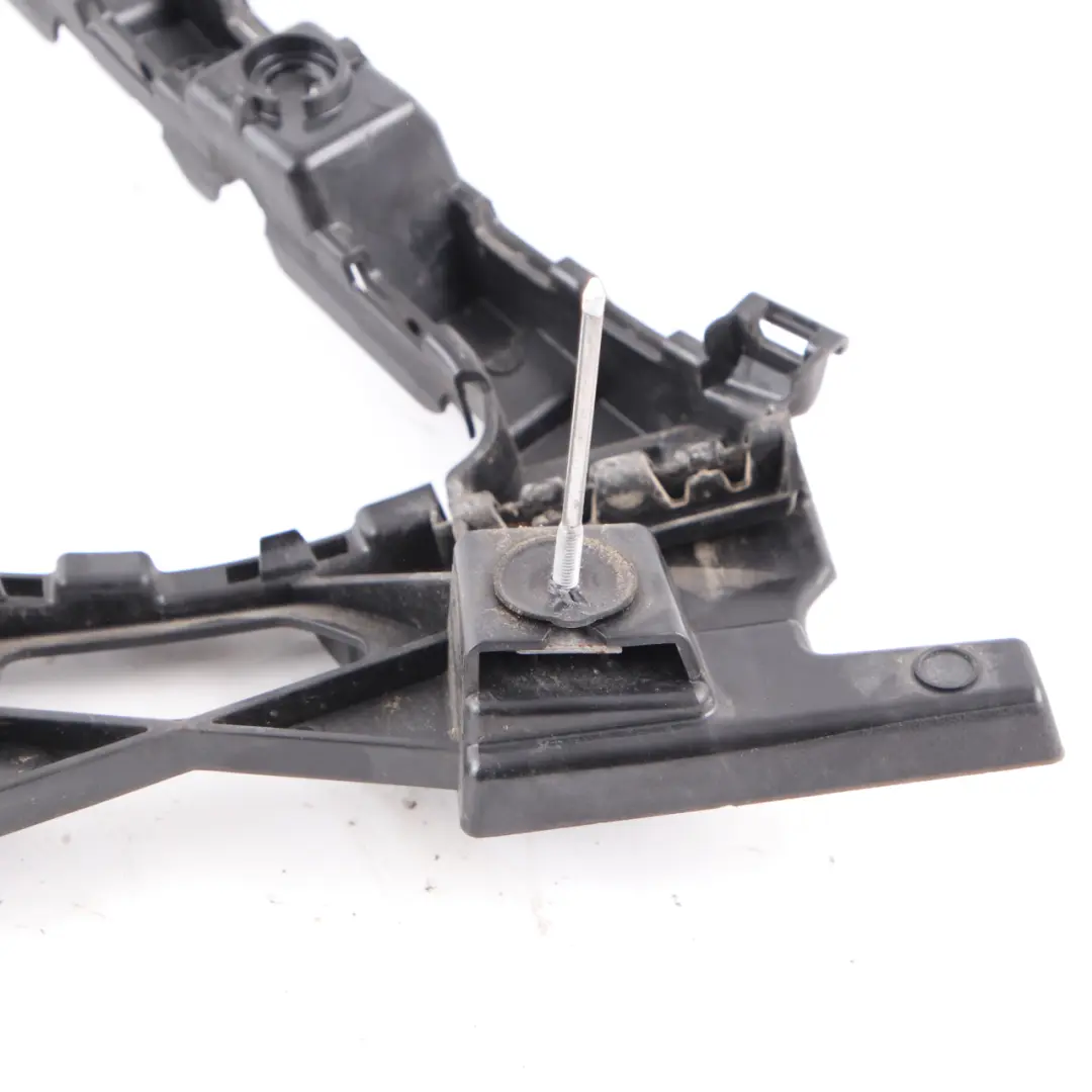 Mercedes W213 Guida paraurti posteriore destro supporto staffa - SKU A2138850165 - Numero di parte A2138850165