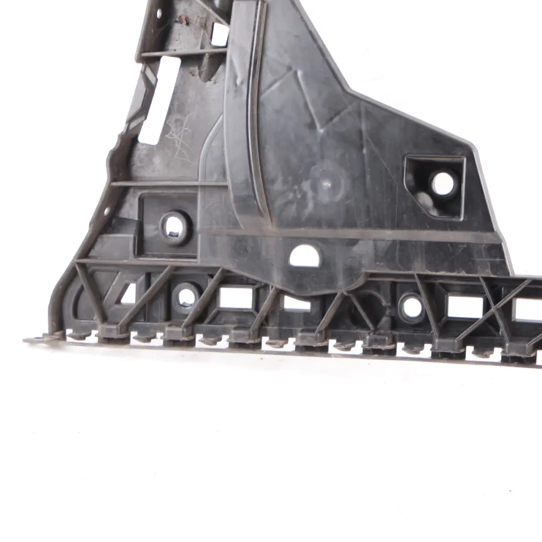 Mercedes W213 Guida paraurti posteriore lato destro supporto staffa - SKU A2138850263 - Numero di parte A2138850263