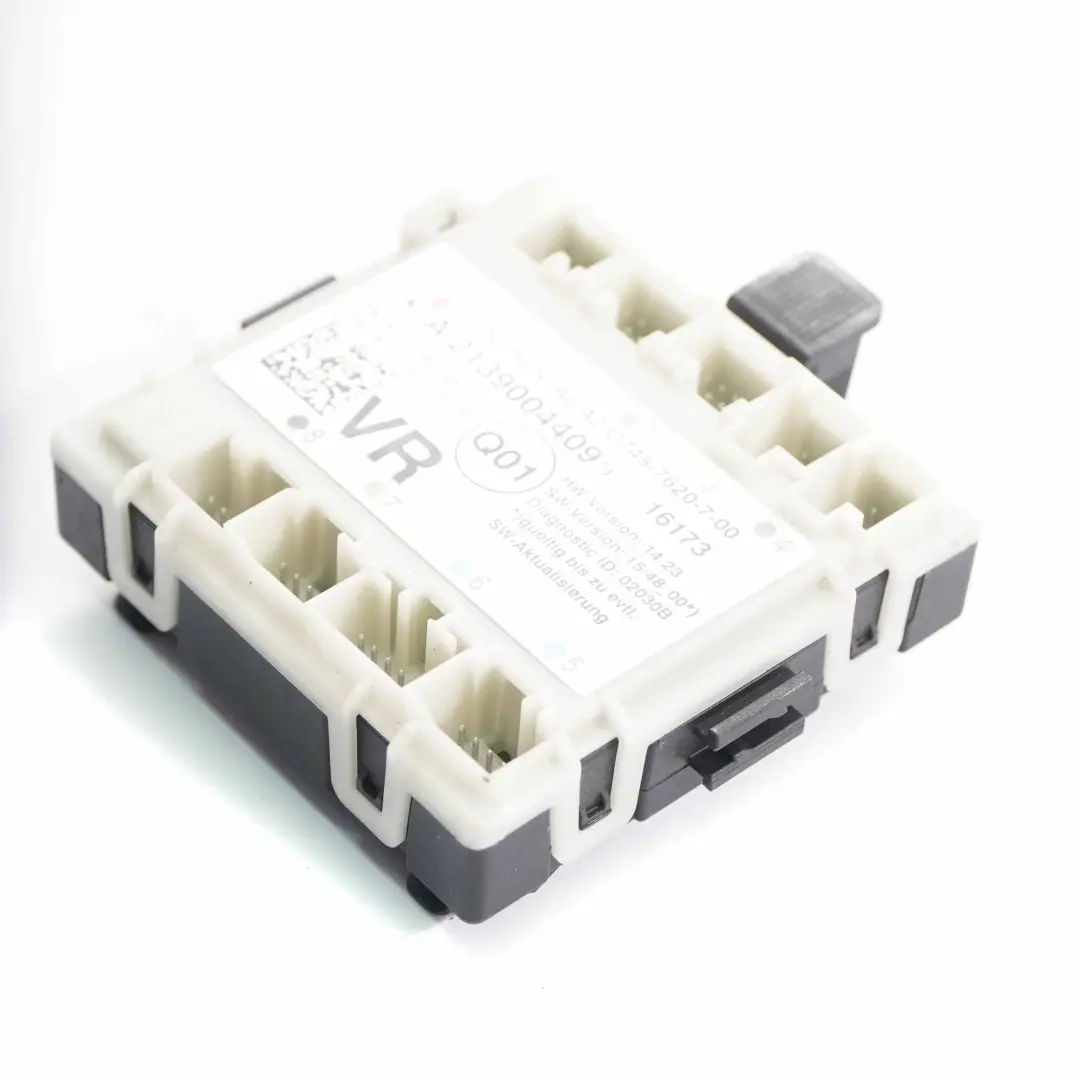 Door Module Front Right O/S Control Unit to Mercedes W213 with Part number A2139004409 Mercedes W213 Door Module Front Right O/S Control Unit - SKU A2139004409 - Part number A2139004409