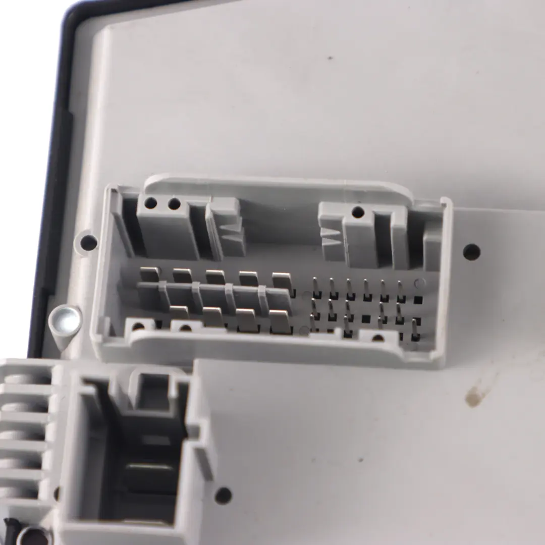 Modulo SAM Mercedes W213 C238 Unità di controllo anteriore ECU per con numero di parte A2139005223 Modulo SAM Mercedes W213 C238 Unità di controllo anteriore ECU - SKU A2139005223 - Numero di parte A2139005223