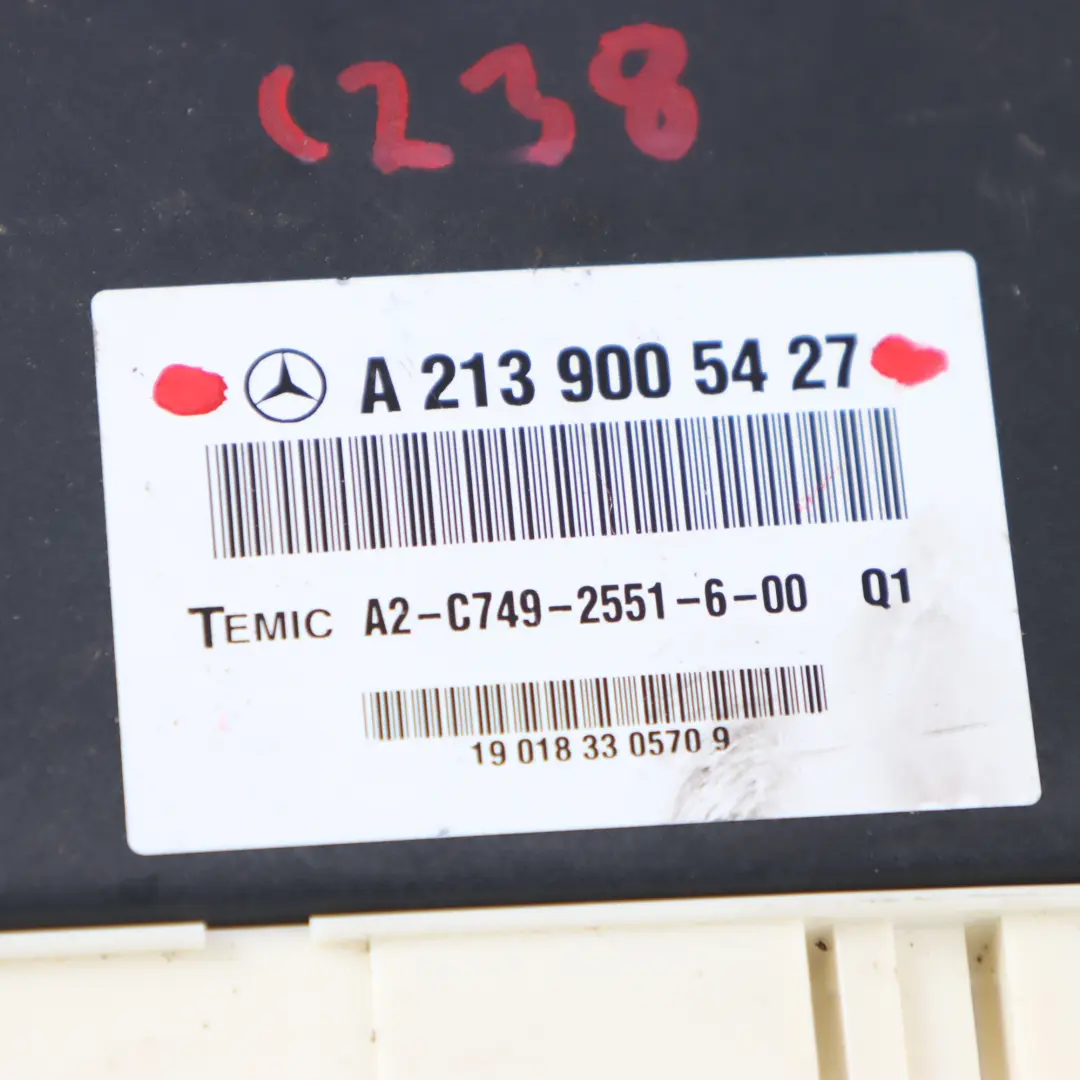 Sospensione pneumatica Livello Unità controlo Modulo Airmatic per Mercedes W213 C238 con numero di parte A2139005427 Mercedes W213 C238 Sospensione pneumatica Livello Unità controlo Modulo Airmatic - SKU A2139005427 - Numero di parte A2139005427