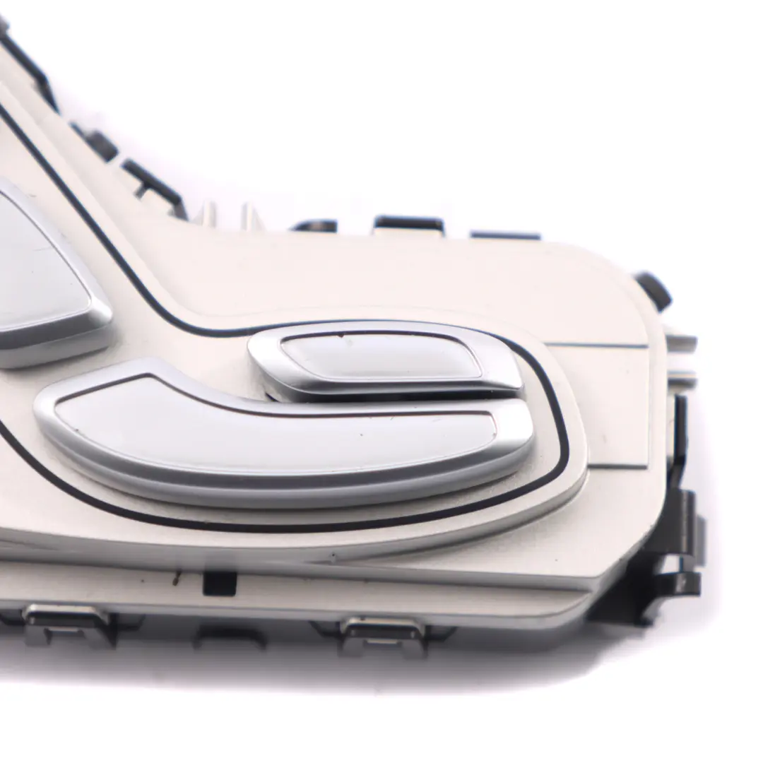 Regulación Asiento Ajuste Puerta Delantera Izquierda para Mercedes C238 con número de pieza A2139050004 Mercedes C238 Regulación Asiento Ajuste Puerta Delantera Izquierda - SKU A2139050004 - Número de pieza A2139050004