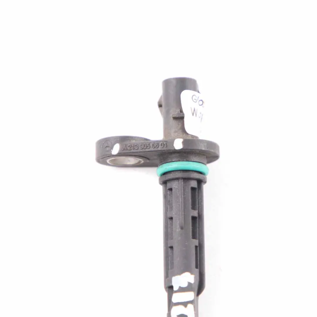 Rad ABS Geschwindigkeits Sensor Vorderachse Links für Mercedes W213 mit Teilenummer A2139050601 Mercedes W213 Rad ABS Geschwindigkeits Sensor Vorderachse Links - SKU A2139050601 - Teilenummer A2139050601