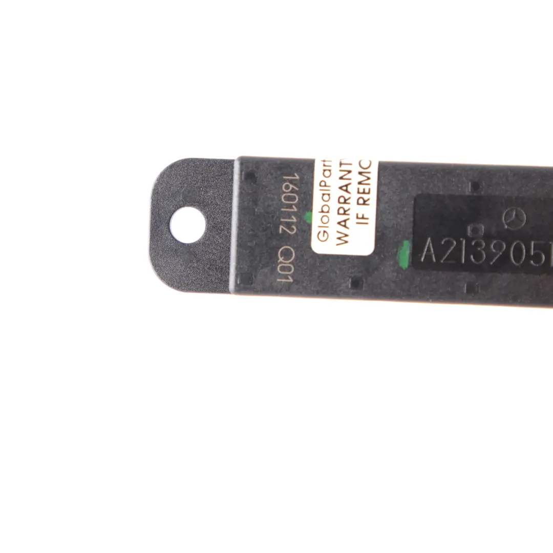 Antenne Antenne Unité contrôle Keyless Go Entry pour Mercedes W213 S213 à propos du numéro de pièce A2139051100 Mercedes W213 S213 Antenne Antenne Unité contrôle Keyless Go Entry - SKU A2139051100 - Numéro de pièce A2139051100
