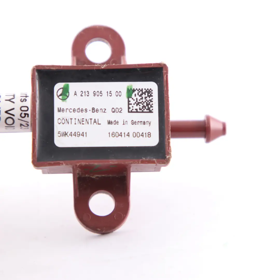 Presión Crash Sensor de Impacto Peatón para Mercedes W213 con número de pieza A2139051500 Mercedes W213 Presión Crash Sensor de Impacto Peatón - SKU A2139051500 - Número de pieza A2139051500