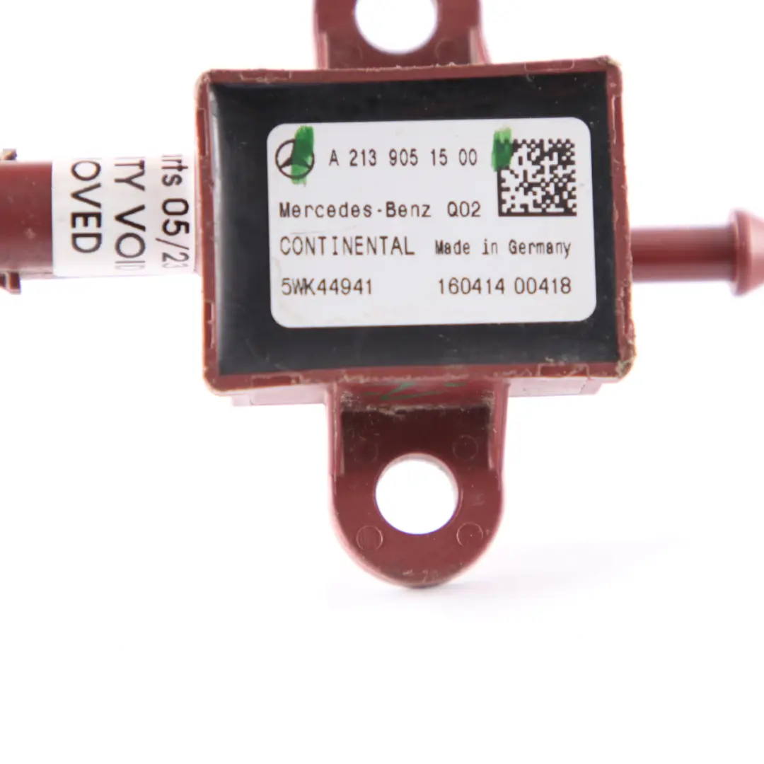 Mercedes W213 Presión Crash Sensor de Impacto Peatón - SKU A2139051500 - Número de pieza A2139051500