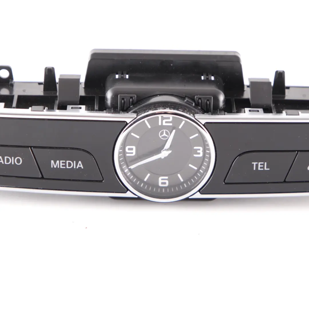 Panel interruptores Mercedes W213 S213 Consola Reloj Hazard Radio para con número de pieza A2139054603 Panel interruptores Mercedes W213 S213 Consola Reloj Hazard Radio - SKU A2139054603 - Número de pieza A2139054603