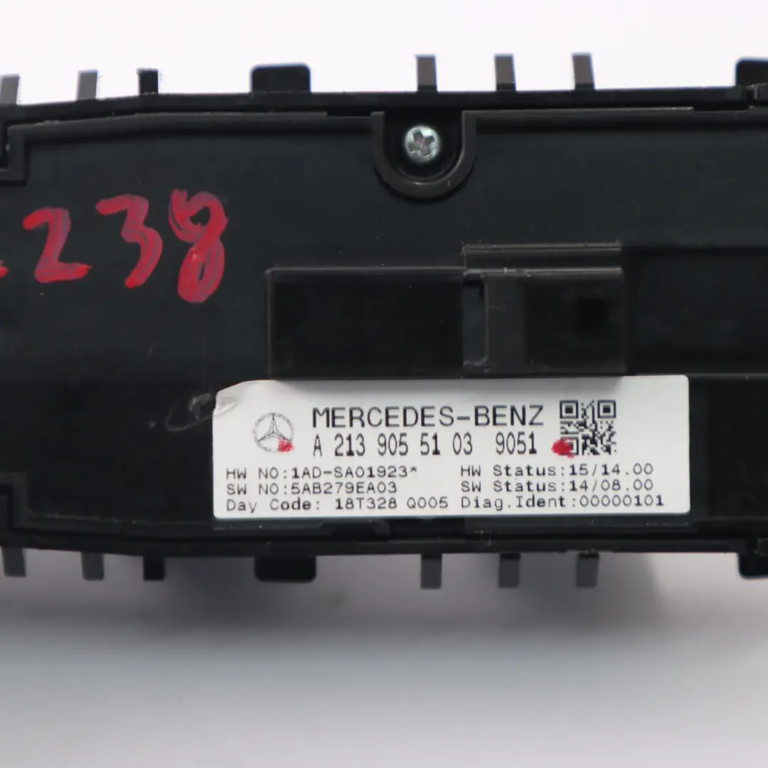Interruptor Ventana Ajuste del Espejo Delantero Lado del Conductor para Mercedes C238 con número de pieza A2139055103 Mercedes C238 Interruptor Ventana Ajuste del Espejo Delantero Lado del Conductor - SKU A2139055103 - Número de pieza A2139055103