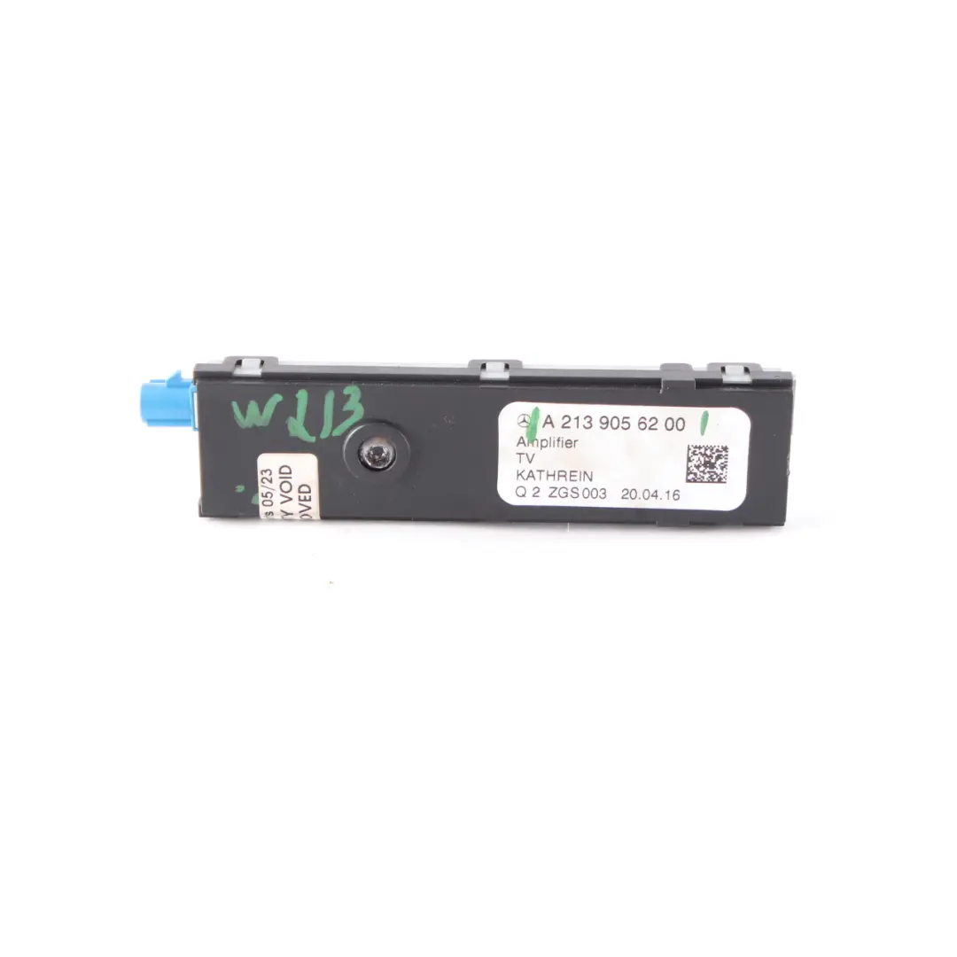 Amplificatore antenna Mercedes W205 W213 S213 Modulo antenna destra per con numero di parte A2139056200 Amplificatore antenna Mercedes W205 W213 S213 Modulo antenna destra - SKU A2139056200 - Numero di parte A2139056200