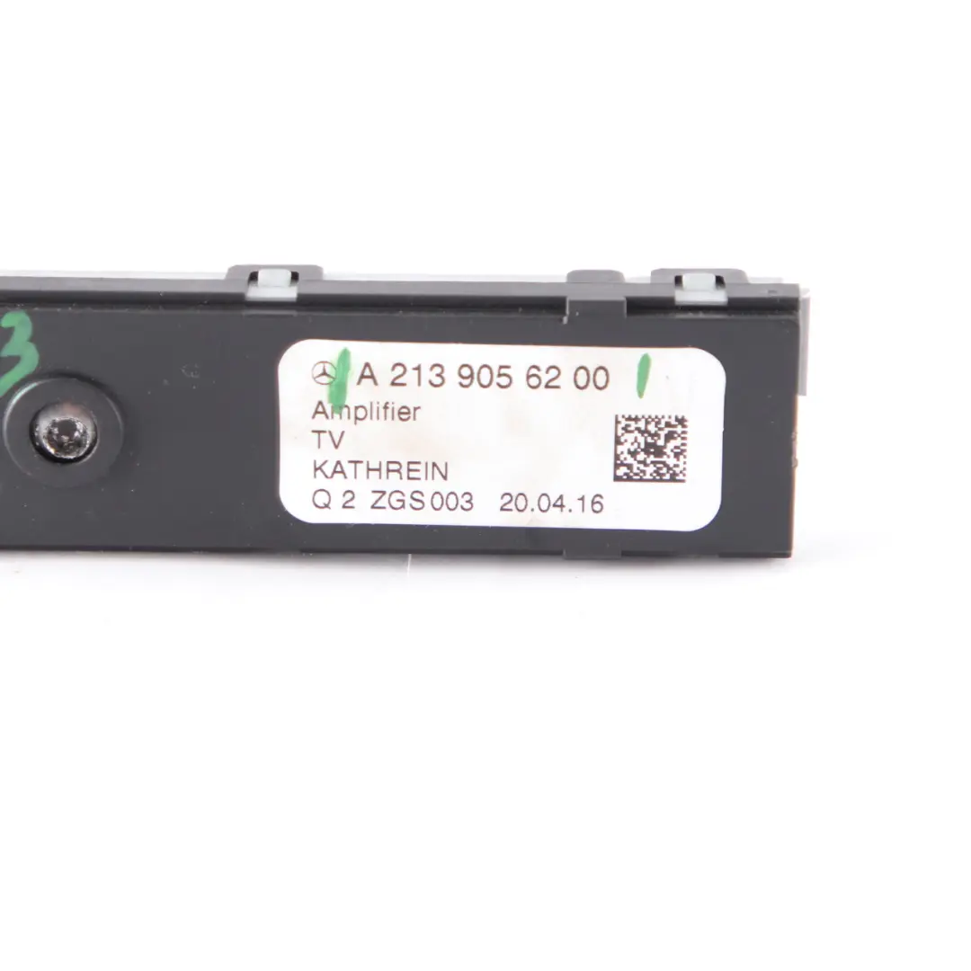 Amplificador de antena Mercedes W205 W213 S213 Aerial Module Right para con número de pieza A2139056200 Amplificador de antena Mercedes W205 W213 S213 Aerial Module Right - SKU A2139056200 - Número de pieza A2139056200