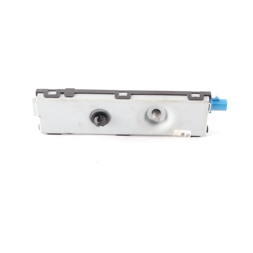 Amplificatore antenna Mercedes W205 W213 S213 Modulo antenna destra per con numero di parte A2139056200 Amplificatore antenna Mercedes W205 W213 S213 Modulo antenna destra - SKU A2139056200 - Numero di parte A2139056200