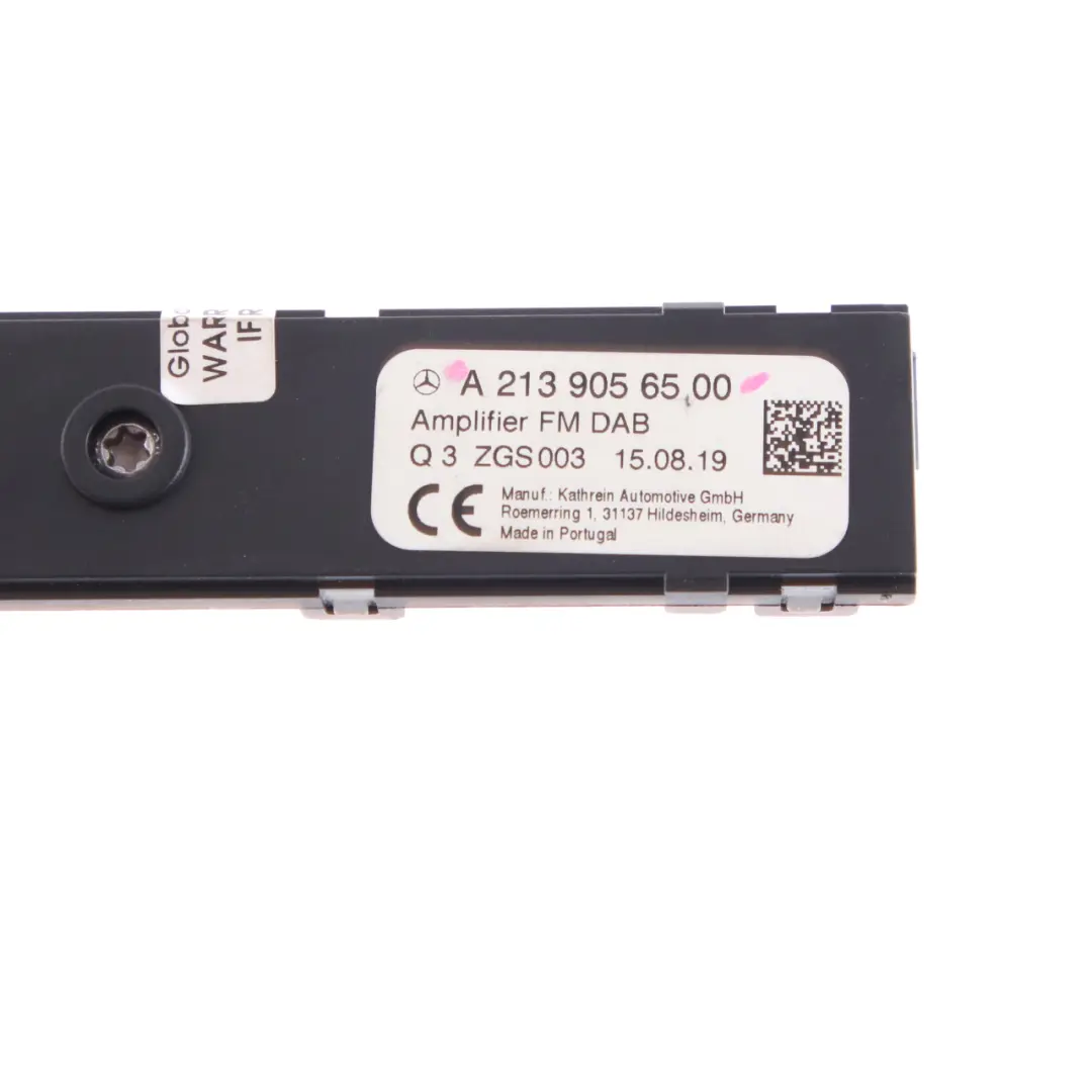 Amplificatore antenna Mercedes W205 W213 W247 FM DAB antenna per con numero di parte A2139056500 Amplificatore antenna Mercedes W205 W213 W247 FM DAB antenna - SKU A2139056500 - Numero di parte A2139056500