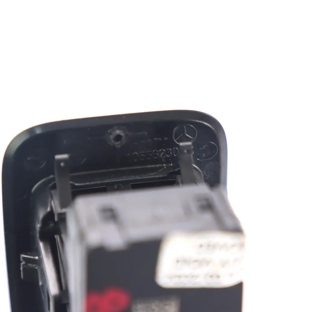 Interrupteur de frein de stationnement électronique pour Mercedes C238 à propos du numéro de pièce A2139056608 Mercedes C238 Interrupteur de frein de stationnement électronique - SKU A2139056608 - Numéro de pièce A2139056608