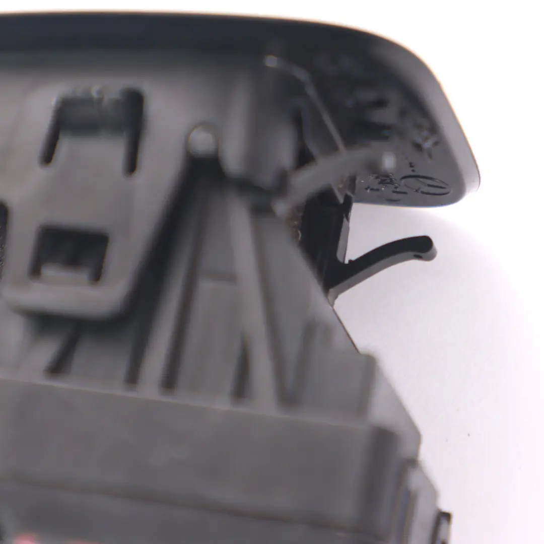 Mercedes C238 Interrupteur de frein de stationnement électronique - SKU A2139056608 - Numéro de pièce A2139056608