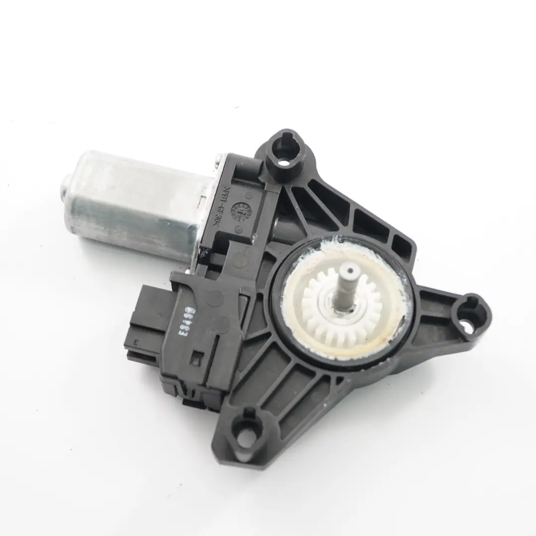 Mercedes W205 W213 Moteur Lève Vitre Porte Arrière Droite Conduire - SKU A2139060602 - Numéro de pièce A2139060602