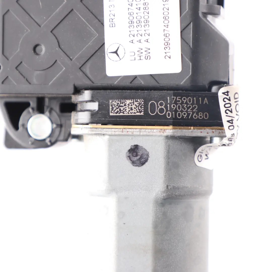 Mercedes W213 Moteur toit ouvrant Panoramique coulissant - SKU A2139067406 - Numéro de pièce A2139067406