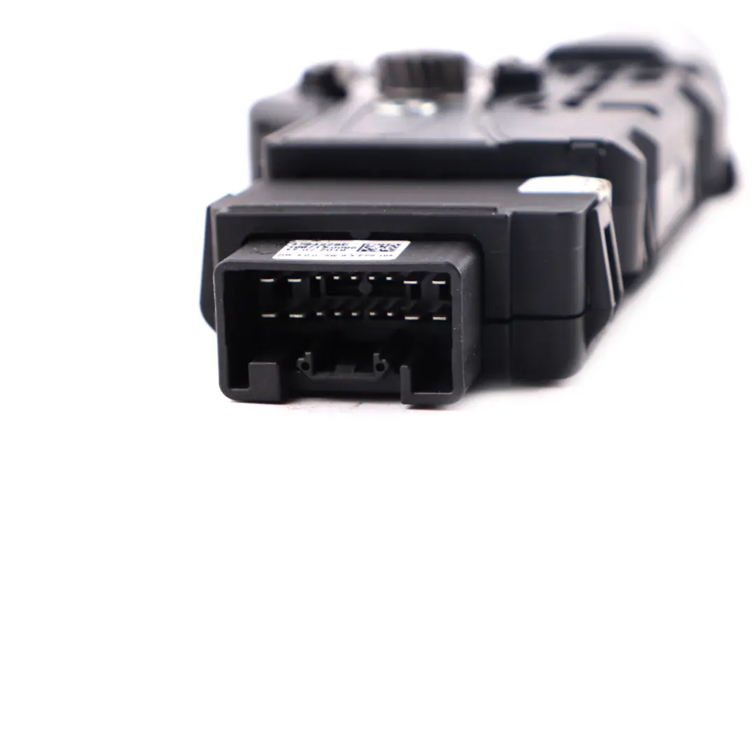 Moteur toit ouvrant Panoramique coulissant pour Mercedes W213 à propos du numéro de pièce A2139067406 Mercedes W213 Moteur toit ouvrant Panoramique coulissant - SKU A2139067406 - Numéro de pièce A2139067406