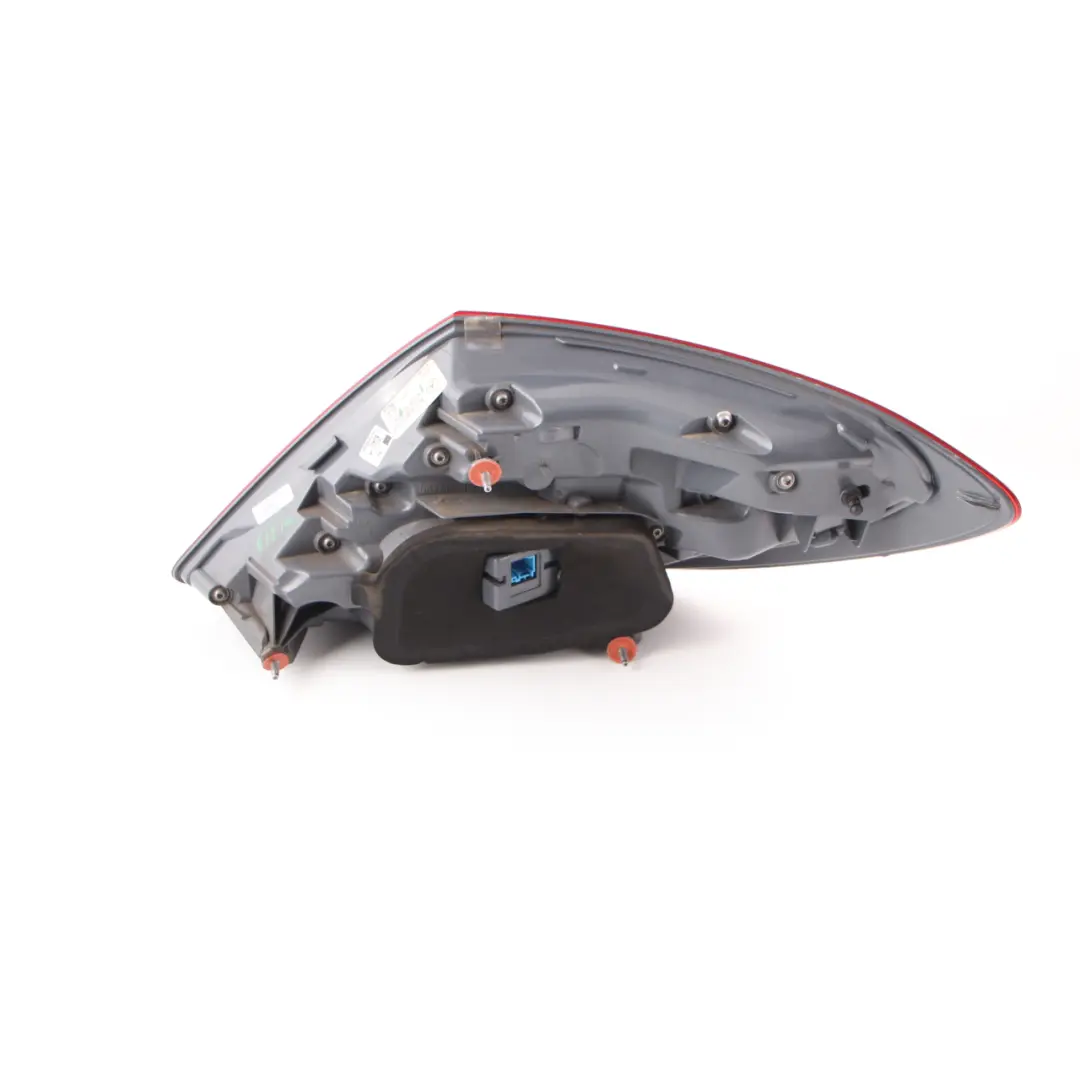 Feu arrière Saloon gauche Panneau latéral feu arrière pour Mercedes W213 à propos du numéro de pièce A2139067900 Mercedes W213 Feu arrière Saloon gauche Panneau latéral feu arrière - SKU A2139067900 - Numéro de pièce A2139067900