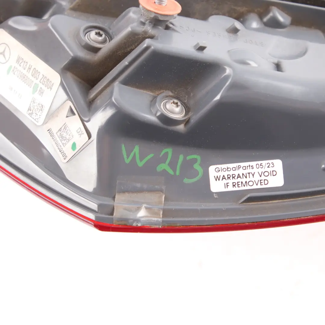  Piloto trasero Mercedes W213 Berlina Derecho Piloto Panel lateral - SKU A2139068000 - Número de pieza A2139068000