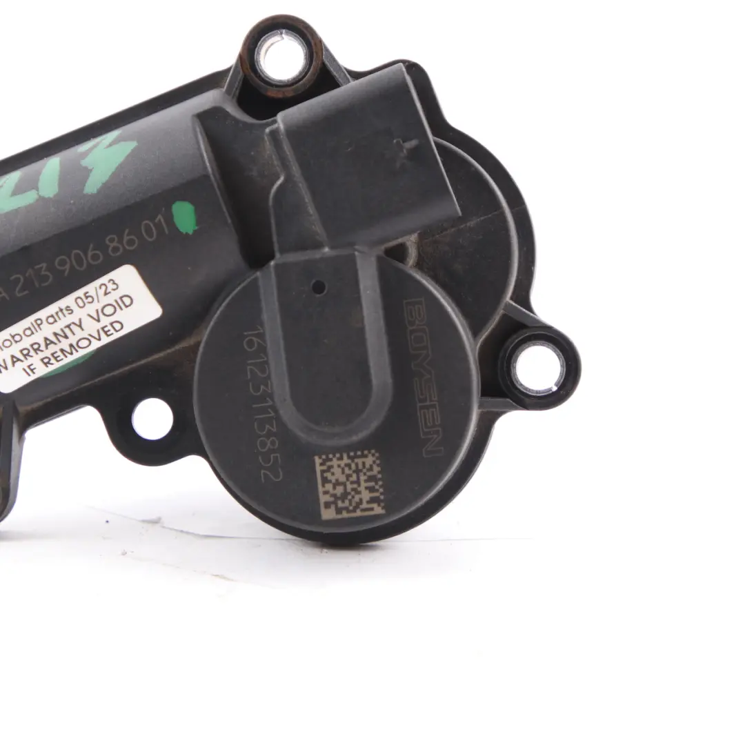 Aktuator Antrieb Auspuffklappensteuergerät für Mercedes W205 W213 mit Teilenummer A2139068601 Mercedes W205 W213 Aktuator Antrieb Auspuffklappensteuergerät - SKU A2139068601 - Teilenummer A2139068601