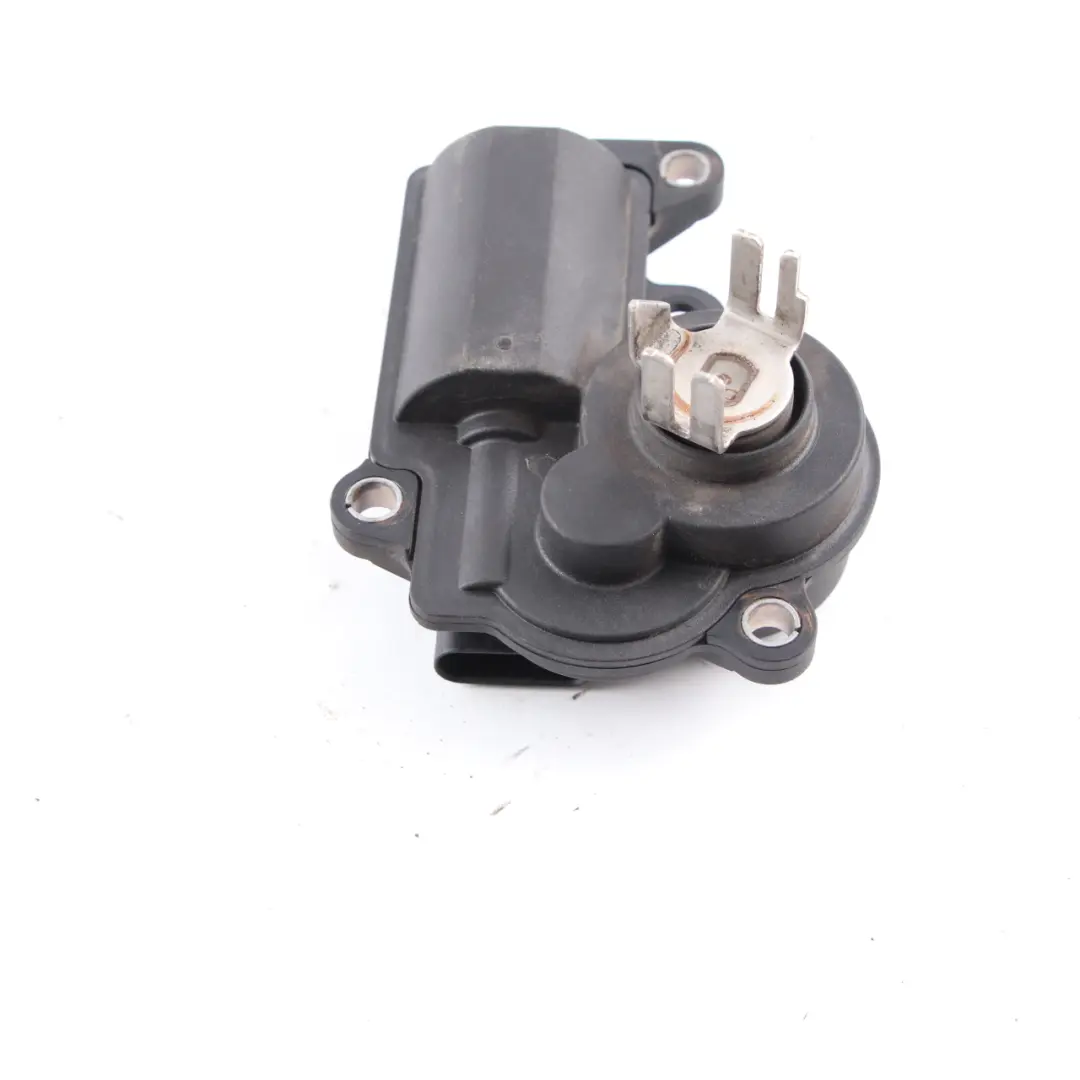 Actuator Drive Exhaust Flap Control Unit to Mercedes W205 W213 with Part number A2139068601 Mercedes W205 W213 Actuator Drive Exhaust Flap Control Unit - SKU A2139068601 - Part number A2139068601