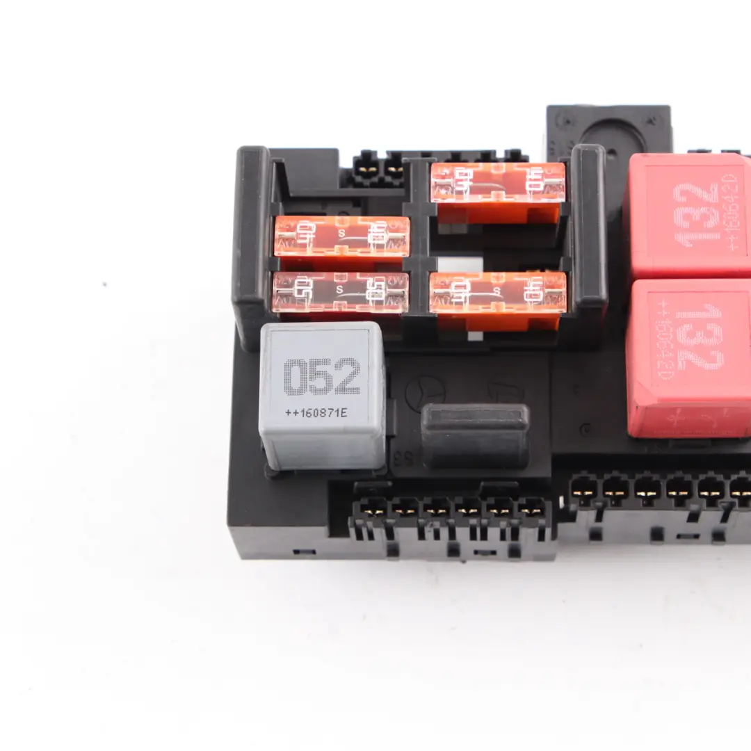 Caja Fusibles Trasera SAM Módulo Unidad Eléctrica para Mercedes W205 W213 con número de pieza A2139068701 Mercedes W205 W213 Caja Fusibles Trasera SAM Módulo Unidad Eléctrica - SKU A2139068701-1 - Número de pieza A2139068701