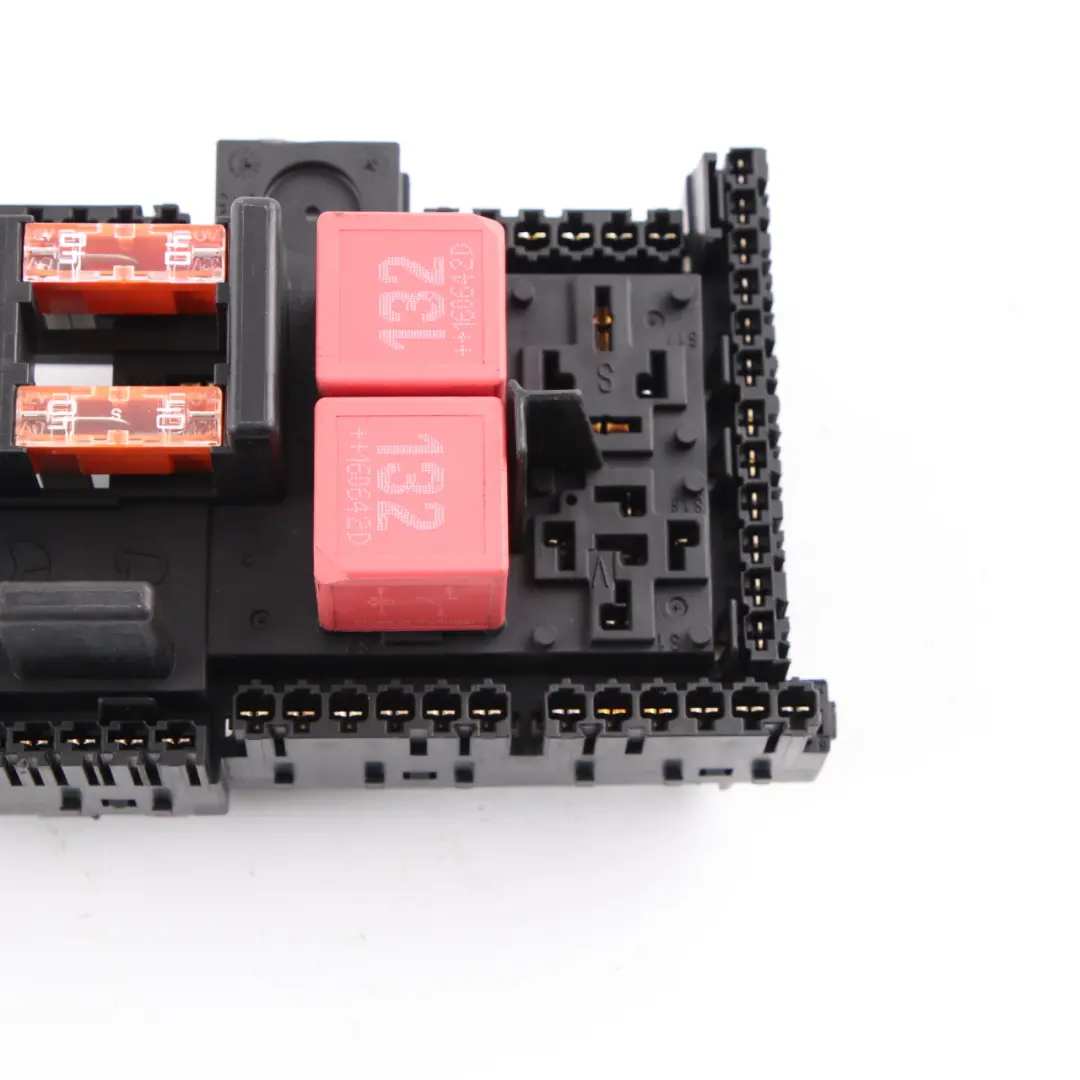 Mercedes W205 W213 Caja fusibles trasera SAM fusible eléctrico - SKU A2139068701 - Número de pieza A2139068701