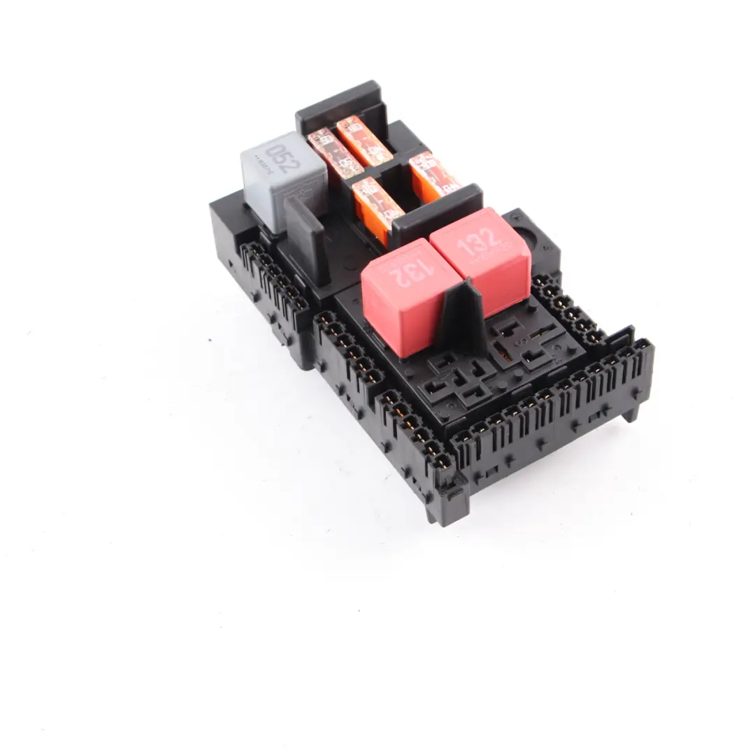 Fuse Box Rear SAM Module Electrical Fuse Unit to Mercedes W205 W213 with Part number A2139068701 Mercedes W205 W213 Fuse Box Rear SAM Module Electrical Fuse Unit - SKU A2139068701 - Part number A2139068701