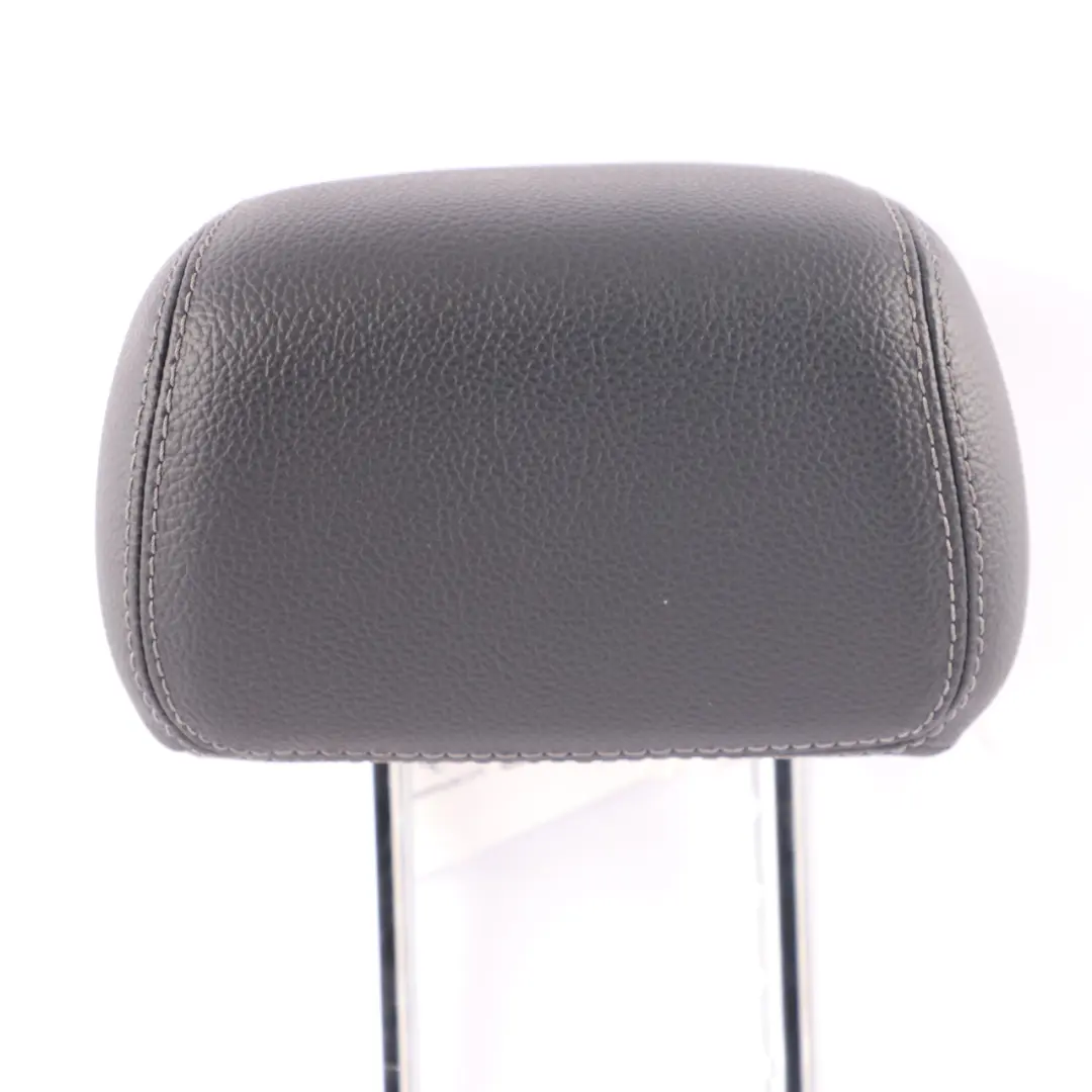 Poggiatesta Posteriore Centrale In Pelle Nera per Mercedes W213 con numero di parte A2139702000 Mercedes W213 Poggiatesta Posteriore Centrale In Pelle Nera - SKU A2139702000 - Numero di parte A2139702000