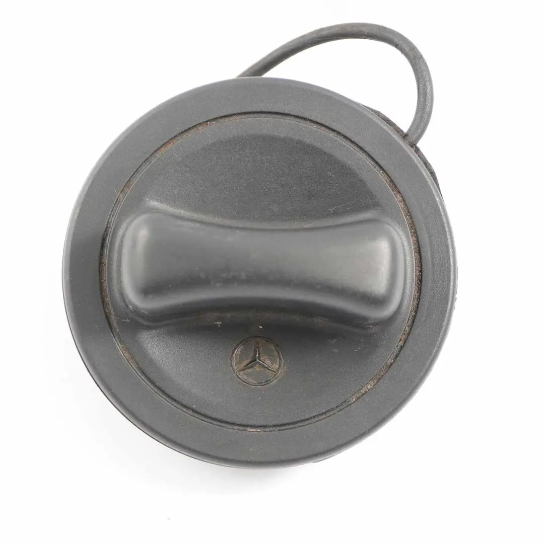 Mercedes W168 Bouchon de Réservoir de Carburant Noir - SKU A2154700005 - Numéro de pièce A2154700005