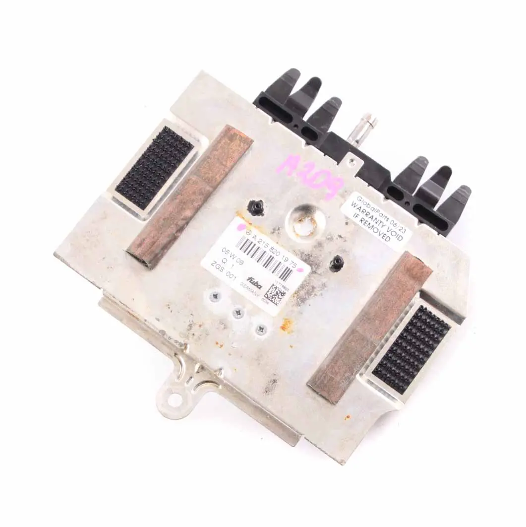 Boot Antenna Amplifier Module Unit to Mercedes CLK W209 Convertible with Part number A2158201975 Mercedes CLK W209 Convertible Boot Antenna Amplifier Module Unit - SKU A2158201975-1 - Part number A2158201975