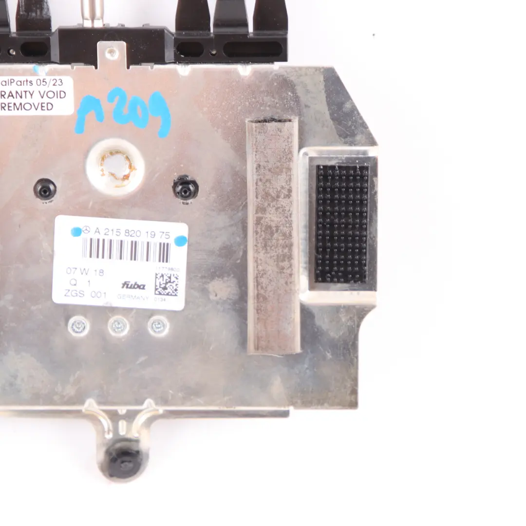 Antenne de coffre cabriolet Module d'amplification pour Mercedes CLK W209 à propos du numéro de pièce A2158201975 Mercedes CLK W209 Antenne de coffre cabriolet Module d'amplification - SKU A2158201975 - Numéro de pièce A2158201975