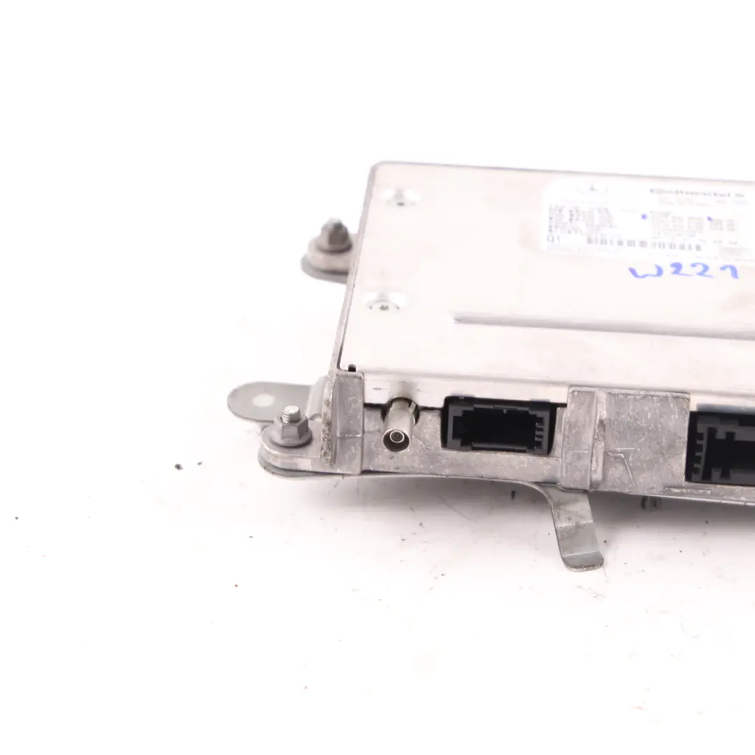 Door Module Front Left N/S Driver Control Unit ECU to Mercedes W221 with Part number A2168208526 Mercedes W221 Door Module Front Left N/S Driver Control Unit ECU - SKU A2168206525 - Part number A2168208526